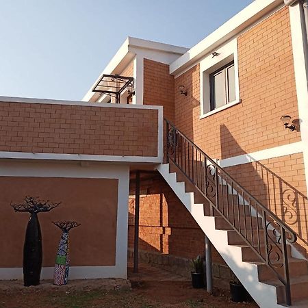 Appartements D'Hotes Marciloui Antsirabe Bagian luar foto