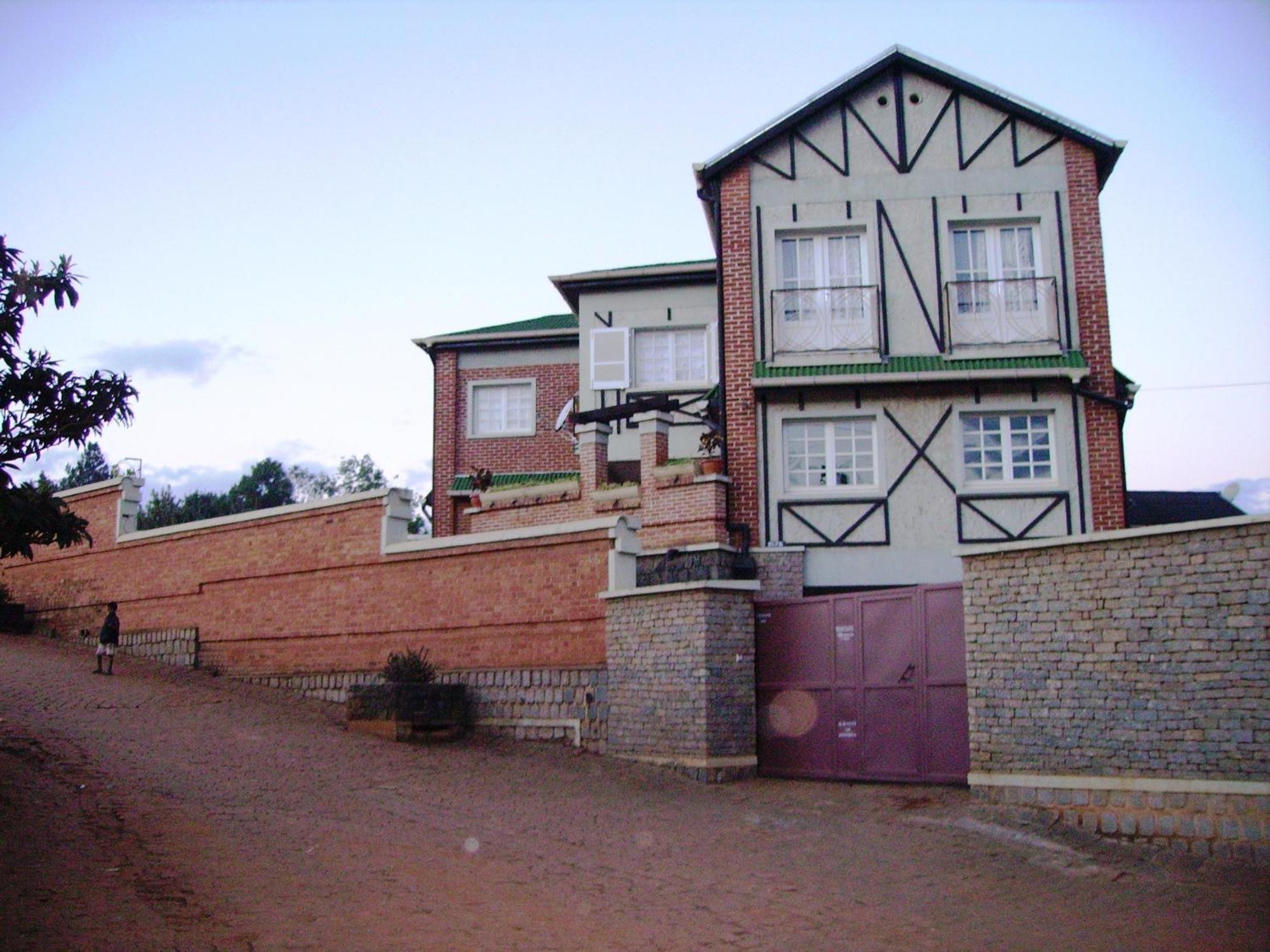 Appartements D'Hotes Marciloui Antsirabe Bagian luar foto